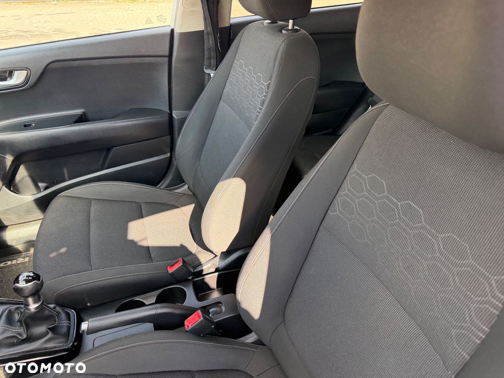 Kia Rio 1.2 Business Line - 15