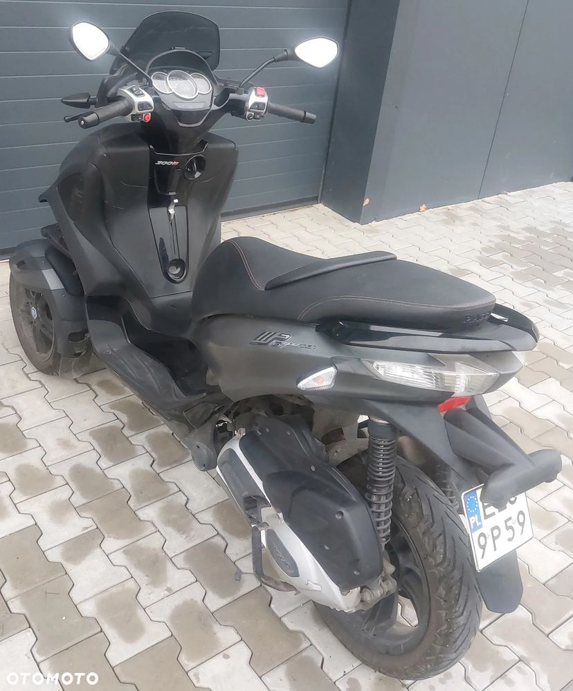 Piaggio MP-3 - 6