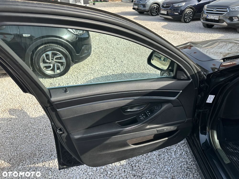 BMW Seria 5 530d xDrive Luxury Line - 14