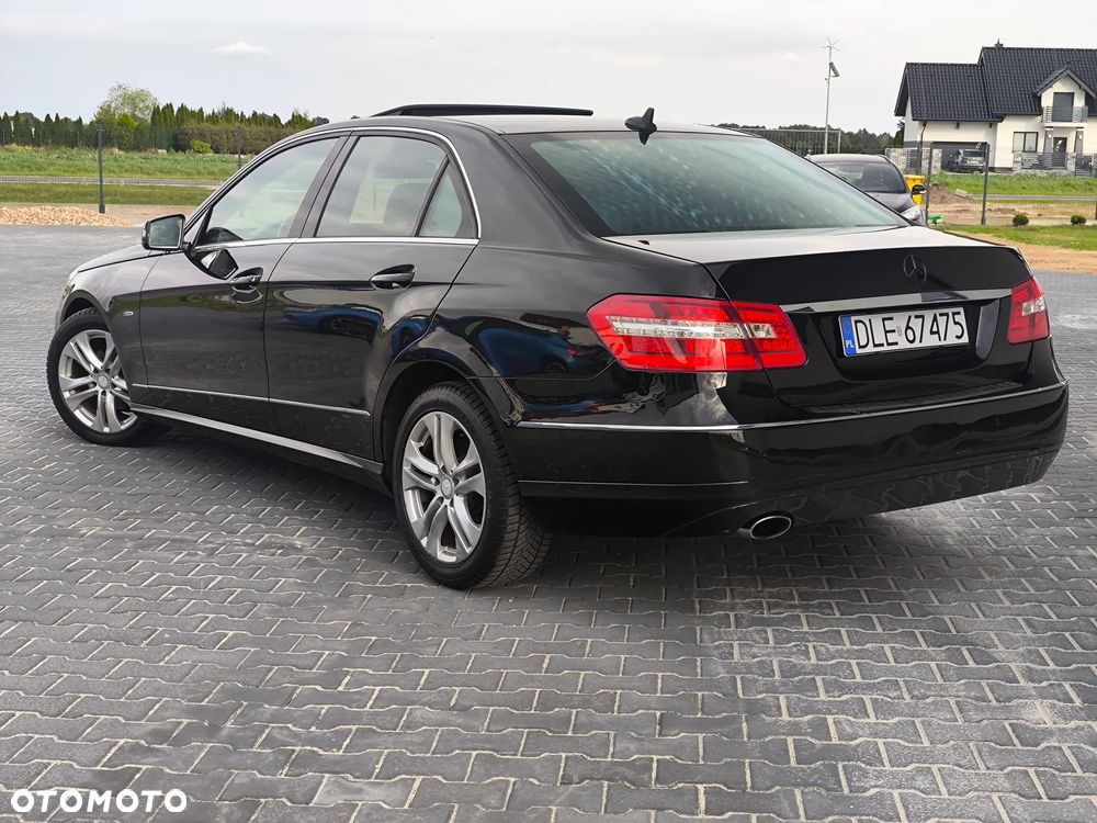 Mercedes-Benz Klasa E 200 CGI BlueEFFICIENCY 7G-TRONIC Avantgarde - 16