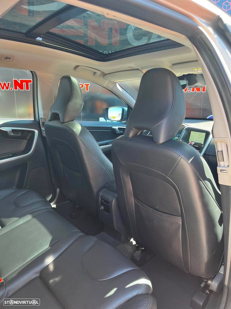 Volvo XC 60 2.0 D4 Momentum Geartronic - 17