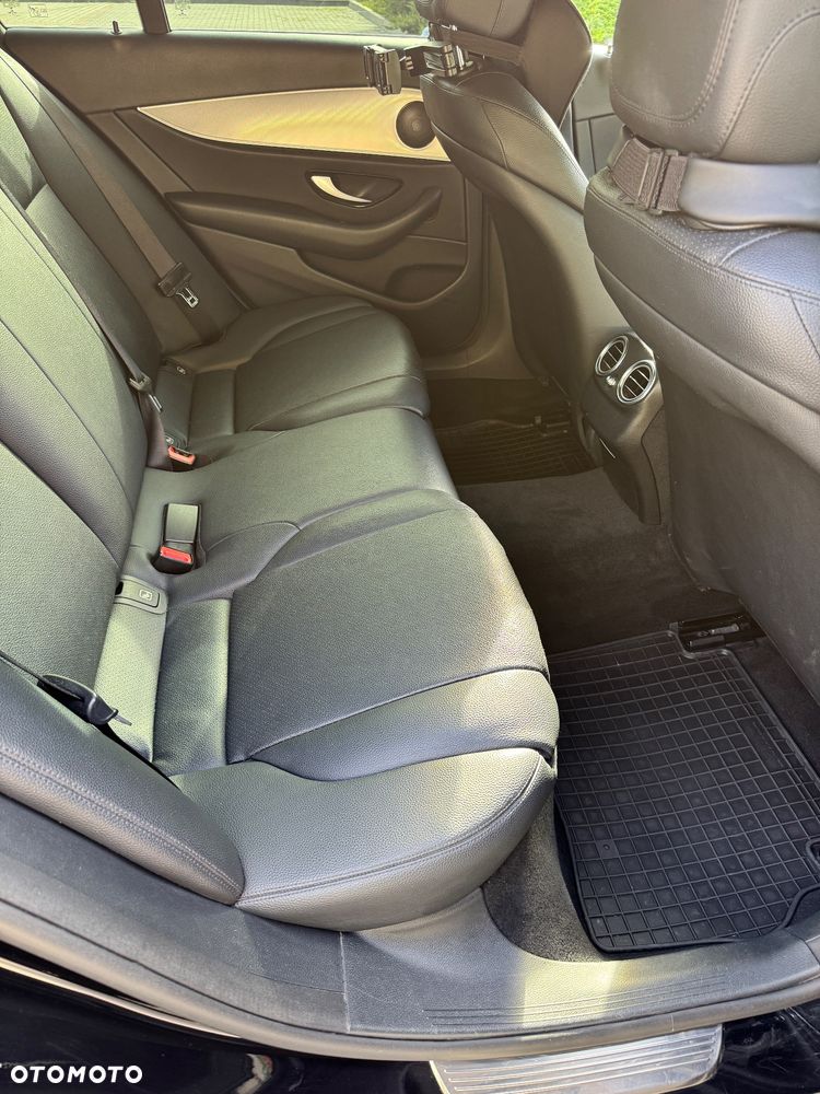 Mercedes-Benz Klasa E 200 d 9G-TRONIC - 20
