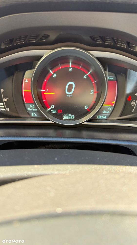 Volvo V40 D2 R-Design Kinetic - 25