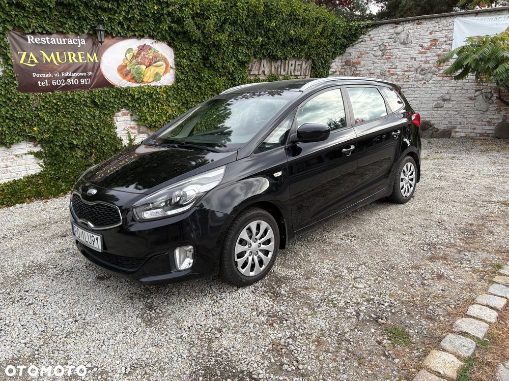 Kia Carens - 1