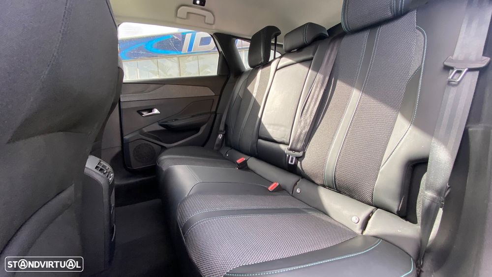 Peugeot 308 SW 1.5 BlueHDi Allure EAT8 - 26