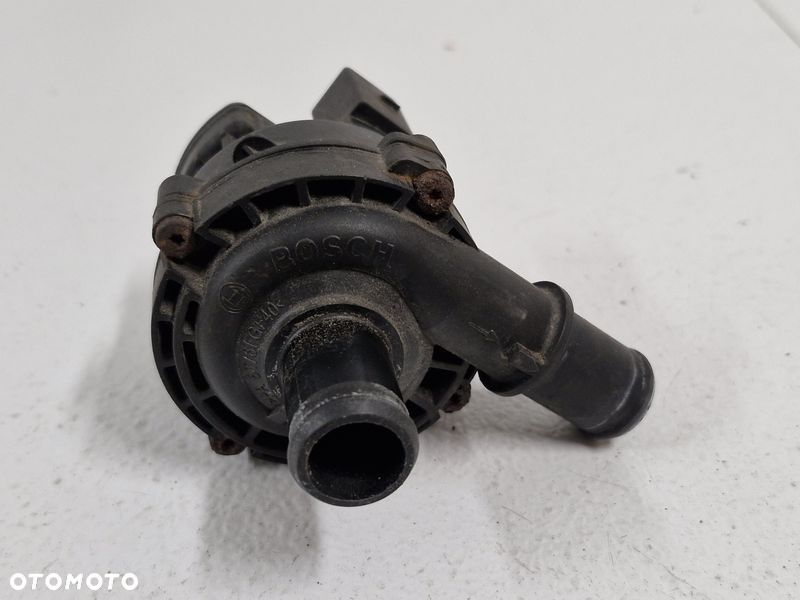 INFINITI M M30 3.0 D POMPA POMPKA OBIEGU WODY CIECZY BOSCH - 3