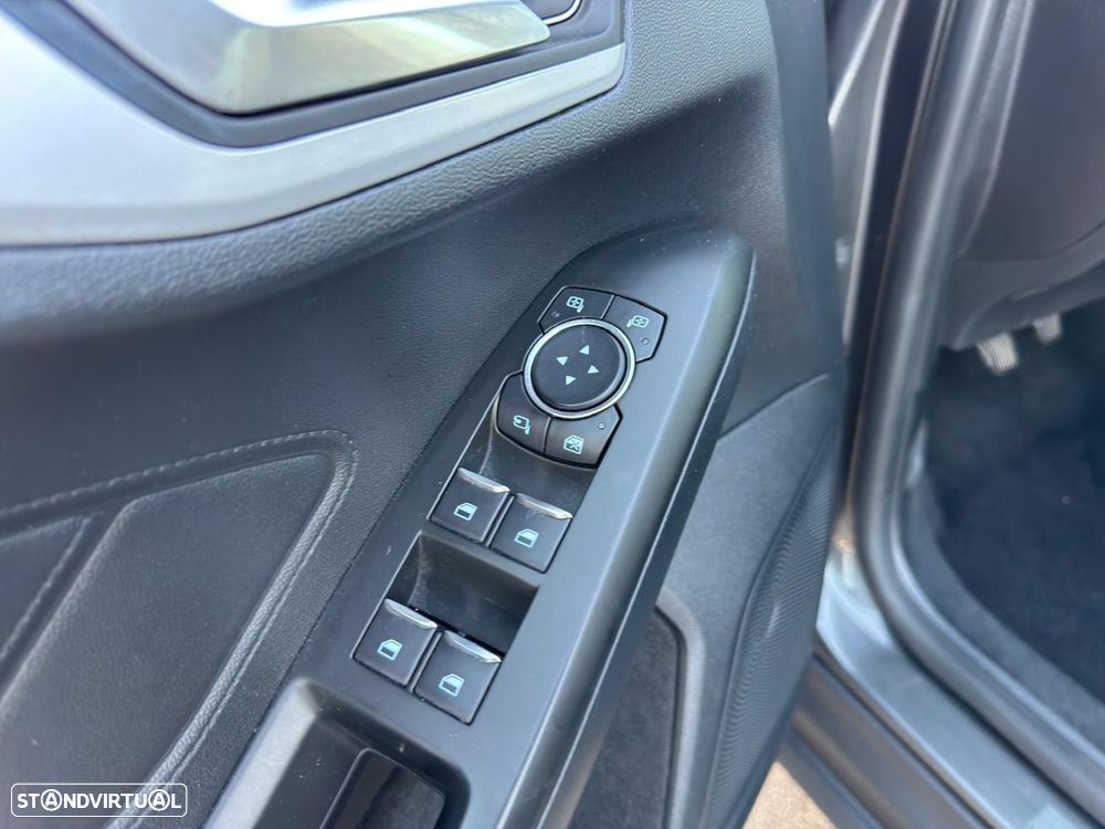 Ford Focus SW 1.5 TDCi EcoBlue Titanium - 24