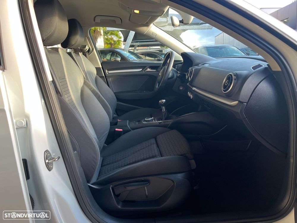 Audi A3 Sportback 1.6 TDI Sport - 48