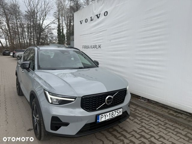 Volvo XC 40 B3 Plus Dark - 20