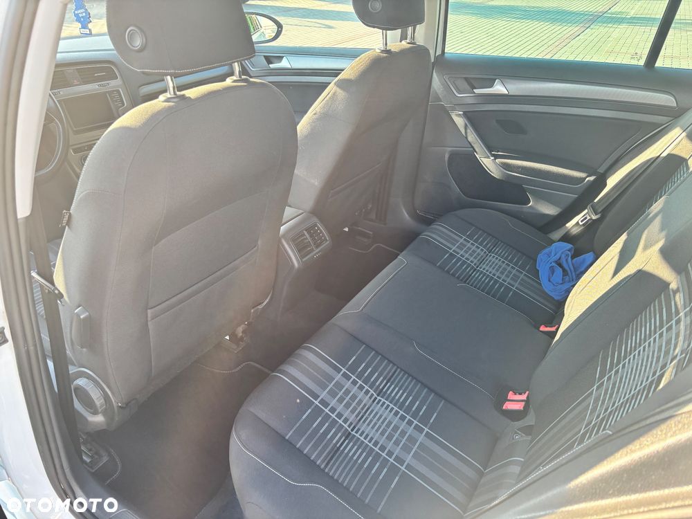Volkswagen Golf 1.6 TDI BlueMotion Technology Lounge - 10