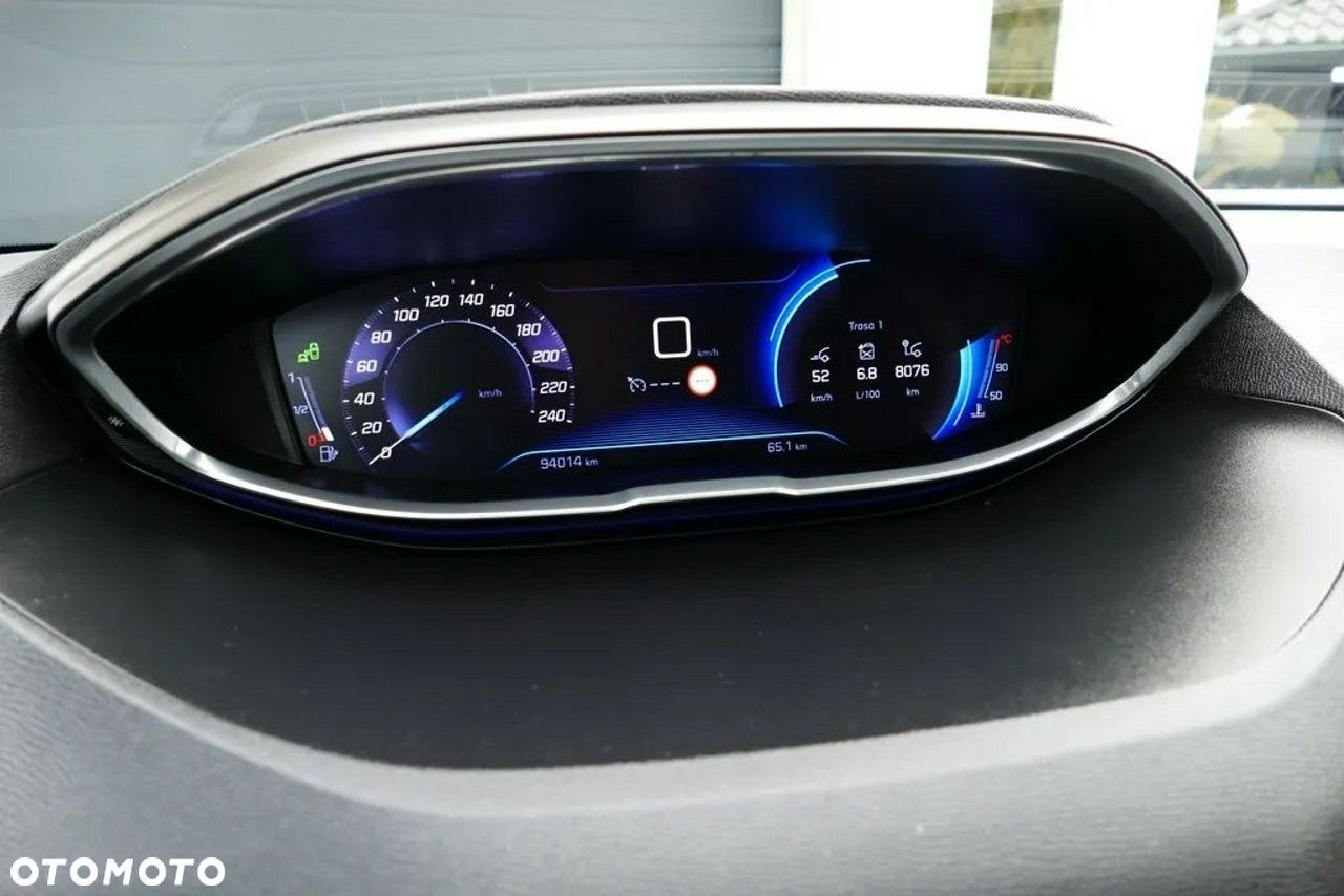 Peugeot 3008 1.2 PureTech Allure S&S - 24