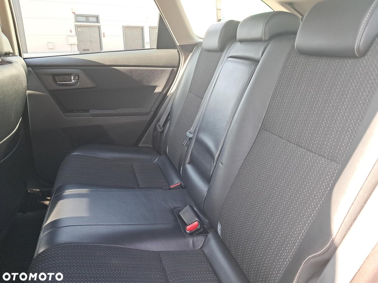 Toyota Auris Hybrid 135 Prestige - 14