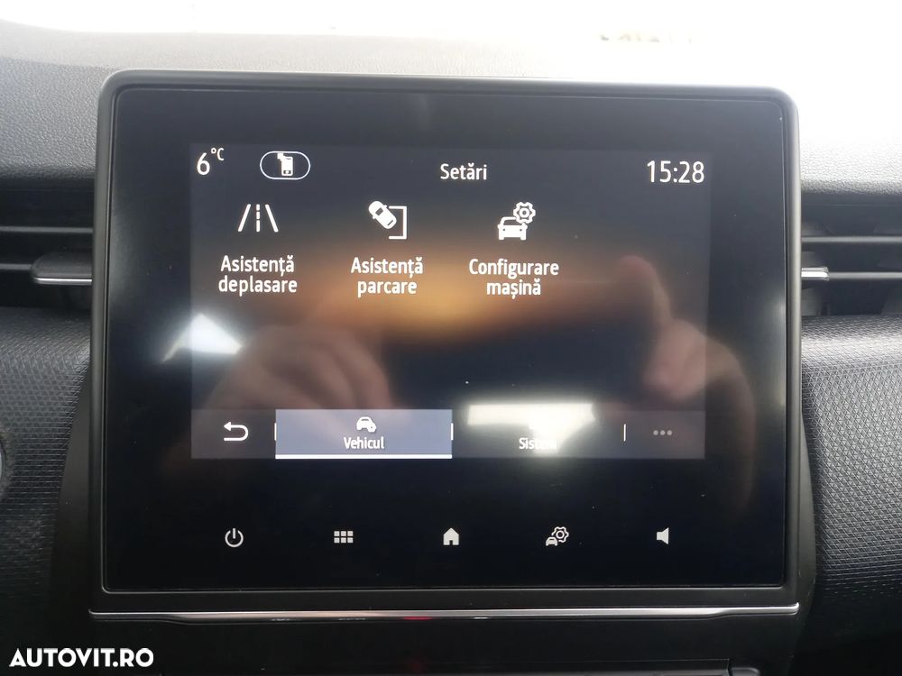 Renault Clio TCe 90 X-tronic BUSINESS EDITION - 24