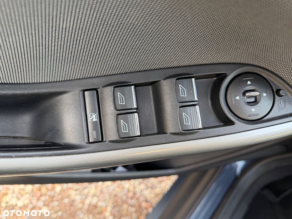 Ford Focus 1.6 TI-VCT Champions Edition - 15