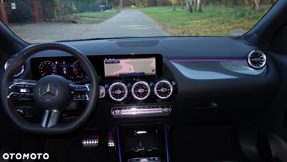 Mercedes-Benz GLA 200 d 4-Matic AMG Line 8G-DCT - 34