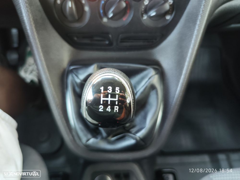 Ford Transit Connect - 28