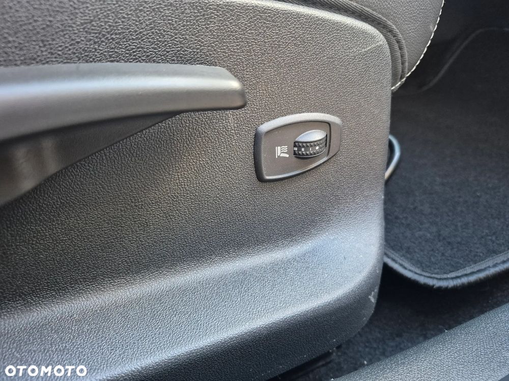 Renault Megane Grandtour ENERGY TCe 130 Start & Stop Bose Edition - 13