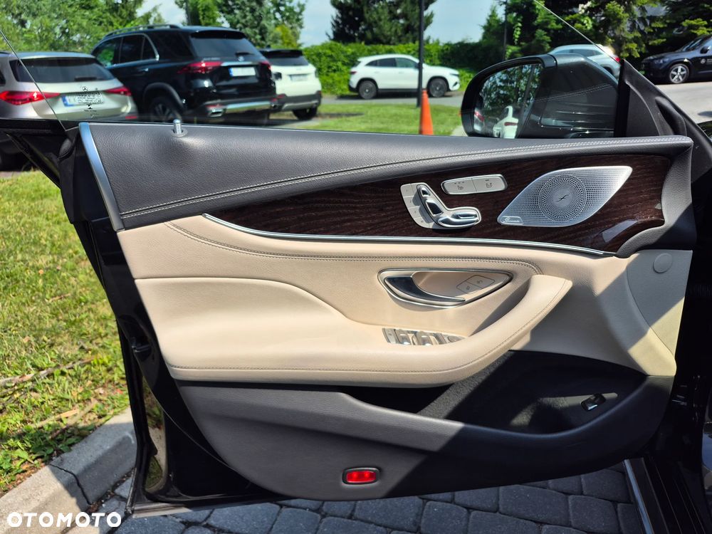 Mercedes-Benz CLS - 10