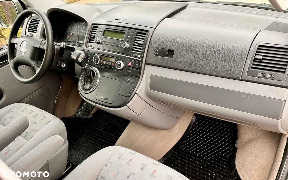 Volkswagen Multivan - 5