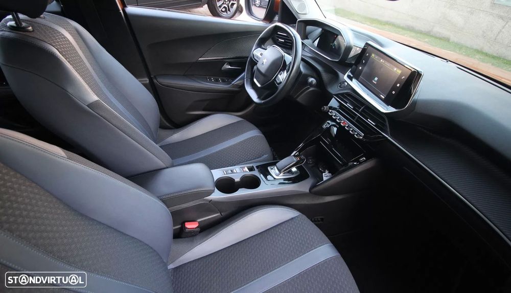 Peugeot e-2008 50 kWh Allure - 27