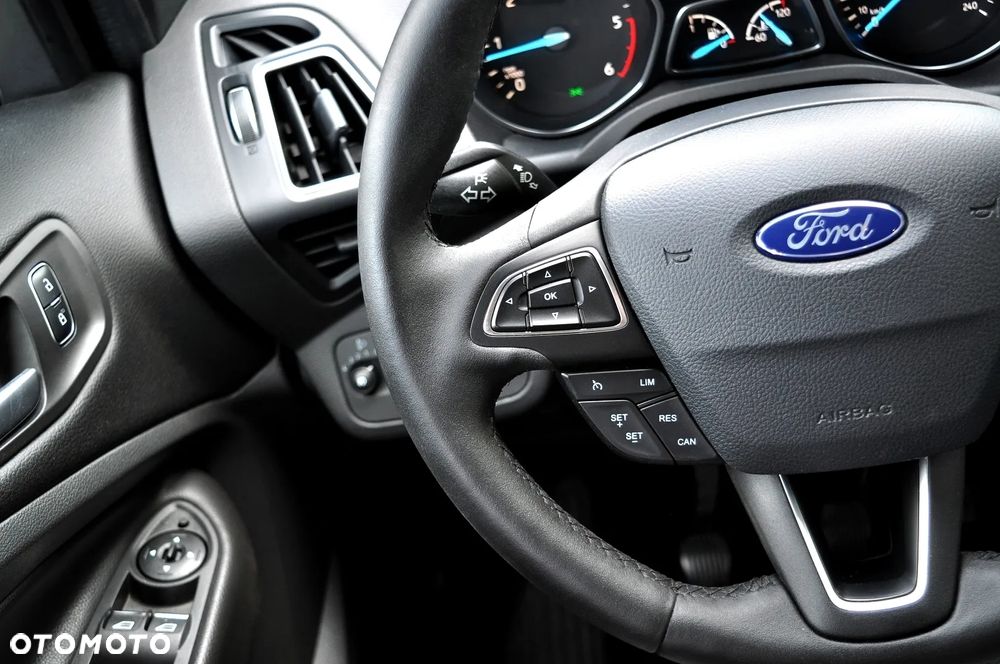 Ford Kuga 2.0 TDCi FWD Titanium - 33