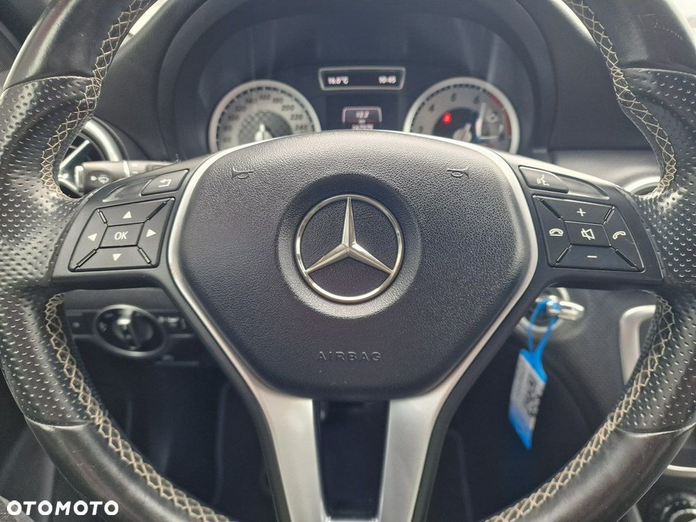 Mercedes-Benz Klasa A 180 (BlueEFFICIENCY) Urban - 31