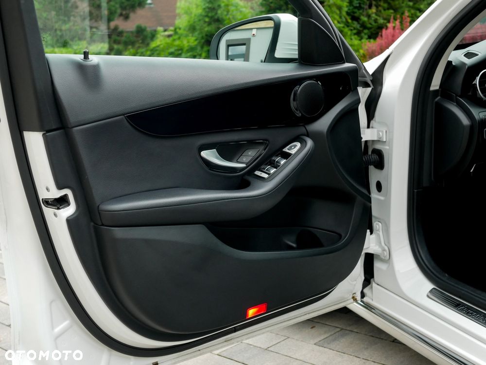Mercedes-Benz Klasa C 160 9G-TRONIC - 33