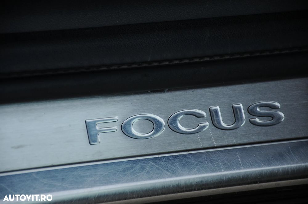 Ford Focus 1.6 16V Titanium - 11