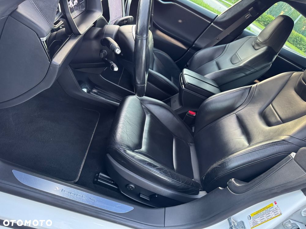 Tesla Model S - 16