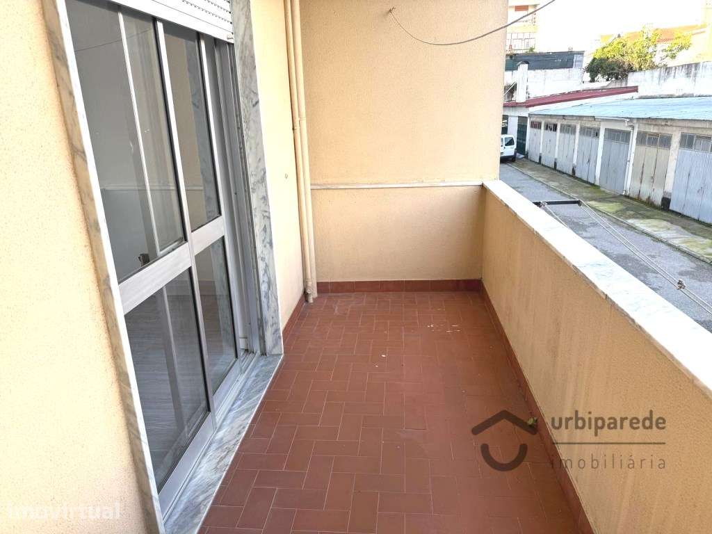 Apartamento T2, no Entroncamento, c/ parqueamento para um carro - Grande imagem: 3/21