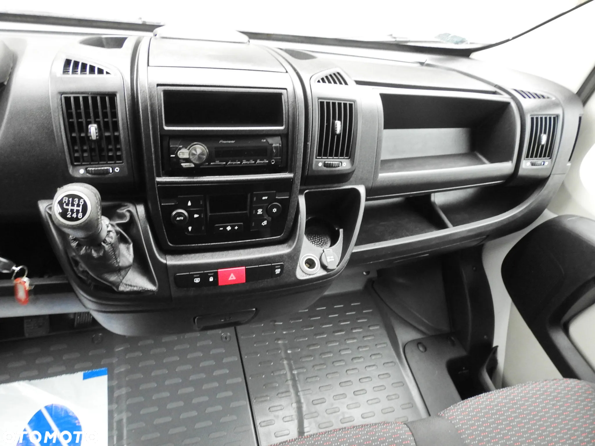 Peugeot BOXER PLANDEKA WINDA 8 PALET WEBASTO KLIMATYZACJA LEDY 165KM [ K67489 ] - 31