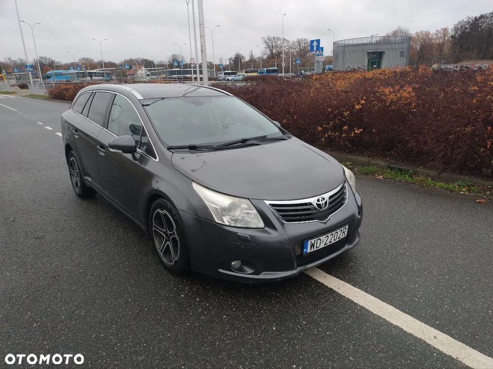 Toyota Avensis 2.0 D-4D Premium - 18