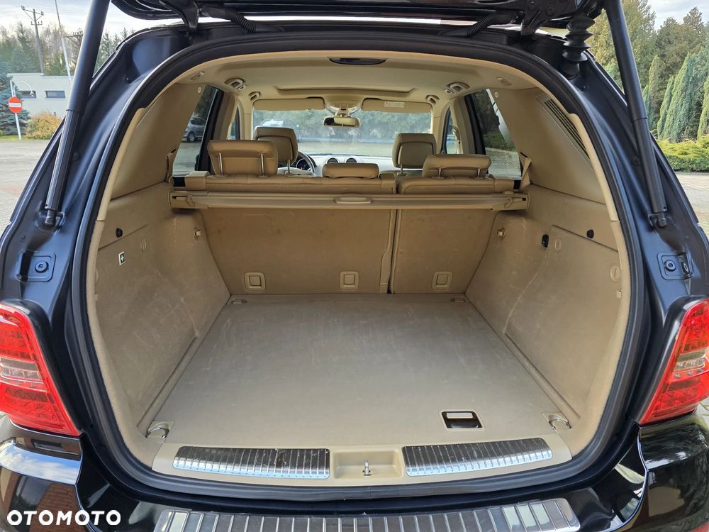 Mercedes-Benz ML - 9