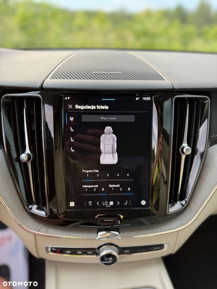 Volvo XC 60 T8 Plug-In Hybrid AWD Ultra Dark - 29