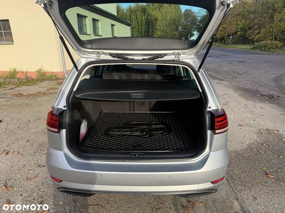Volkswagen Golf - 8