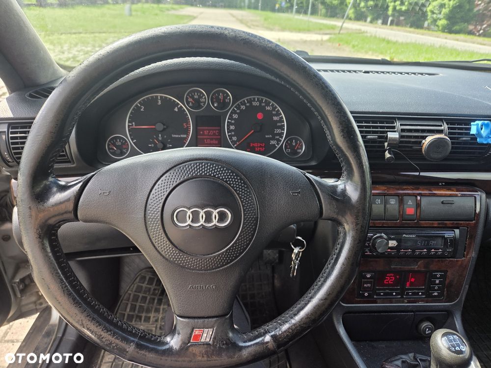 Audi A4 Limousine - 6