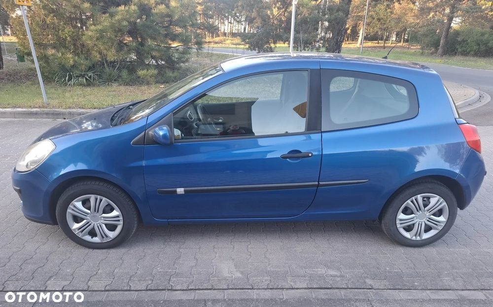 Renault Clio - 8