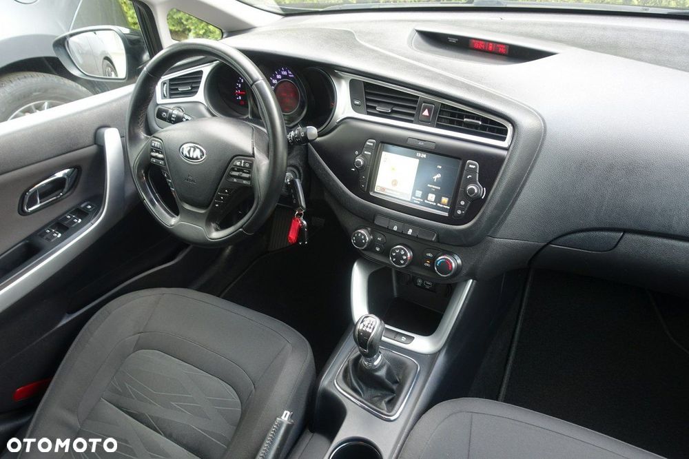 Kia Ceed - 11