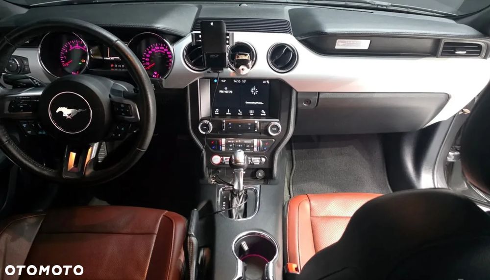 Ford Mustang 5.0 V8 GT - 8