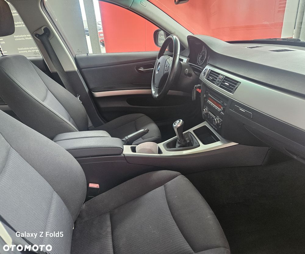 BMW Seria 3 318d EU6 - 20