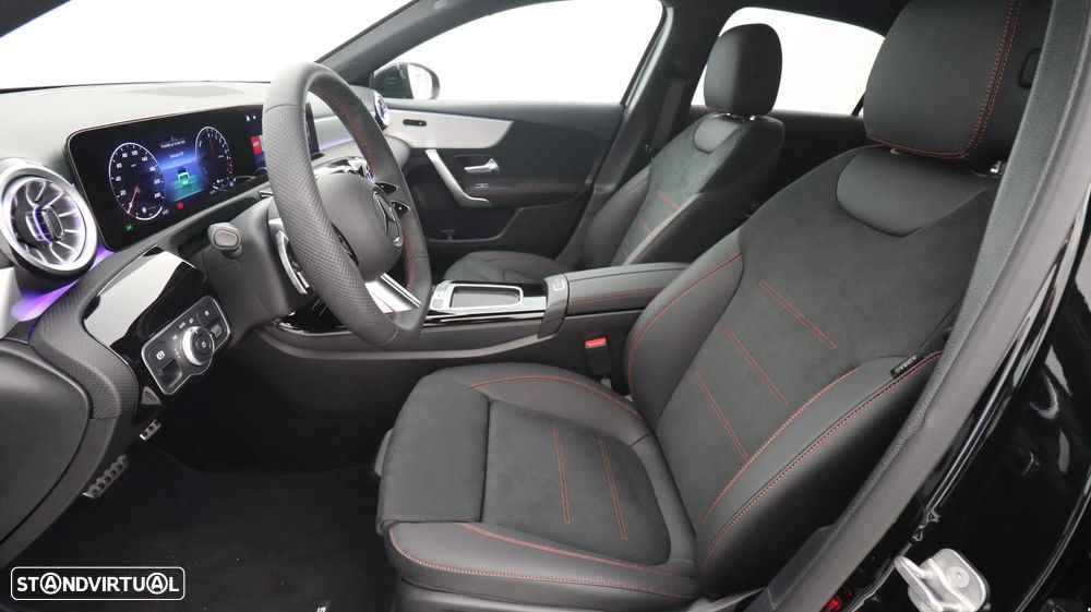 Mercedes-Benz A 250 Limousine e AMG Line - 12