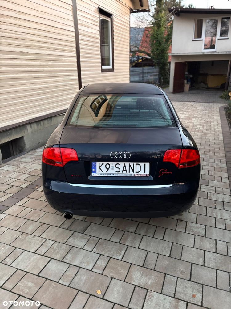 Audi A4 Limousine - 5