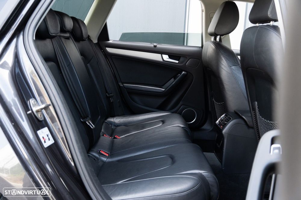 Audi A4 Avant 2.0 TDI quattro Advance S tronic - 10