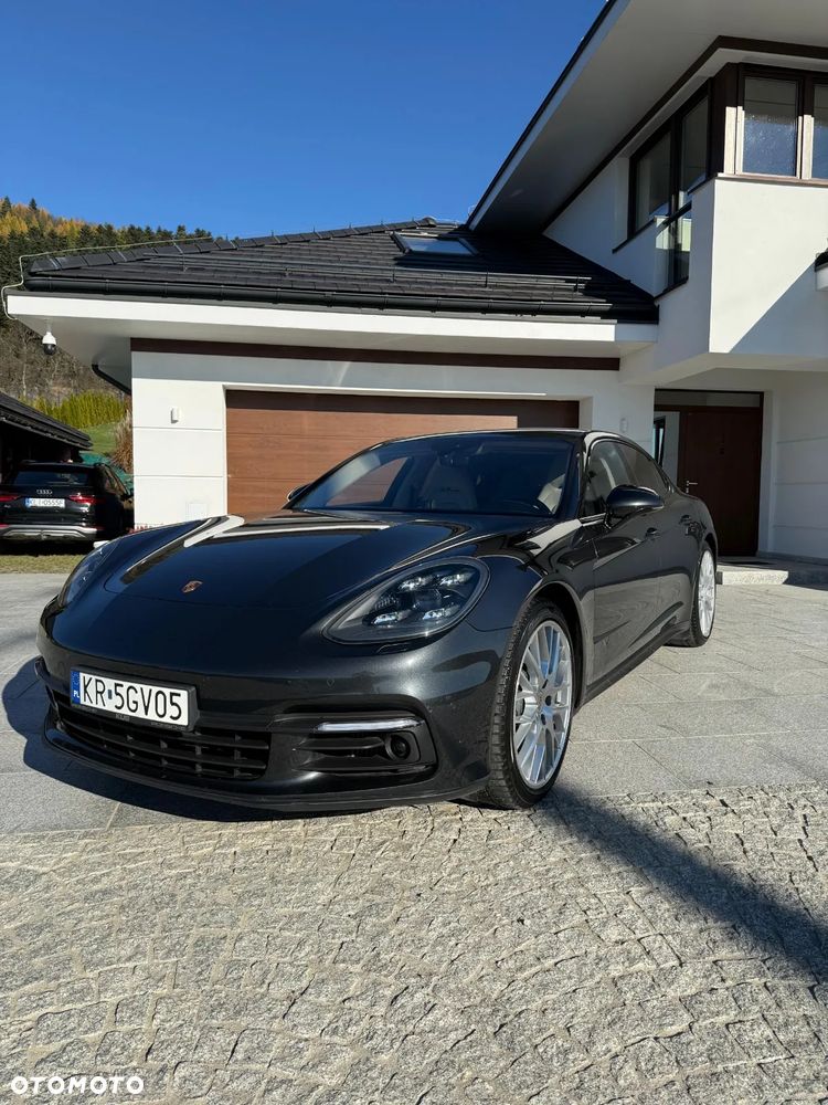 Porsche Panamera 4S - 1