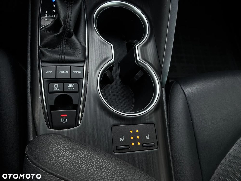 Toyota Camry 2.5 Hybrid Executive CVT - 26