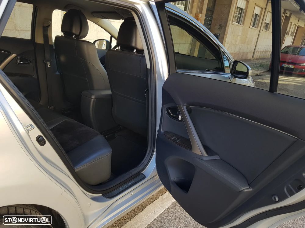 Toyota Avensis SW 2.0 D-4D Luxury+Navi - 39