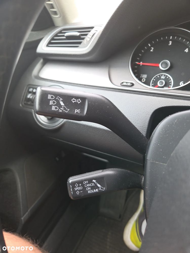 Volkswagen Passat Variant 2.0 TDI BlueMotion Technology Comfortline - 8