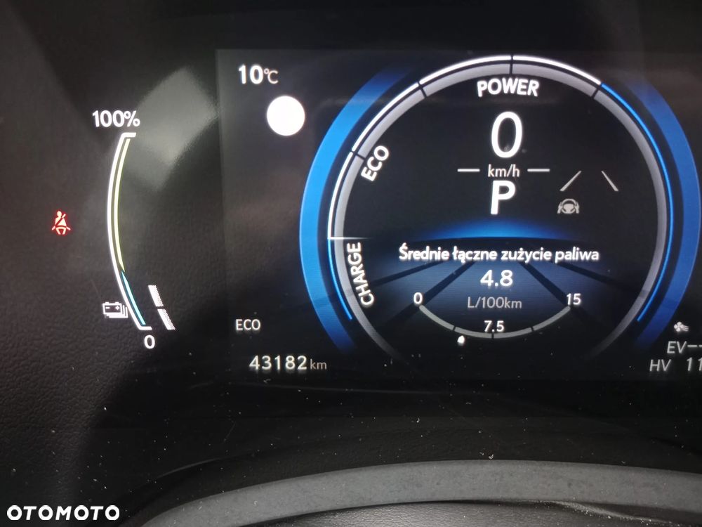 Lexus RX 450h+ Omotenashi - 18