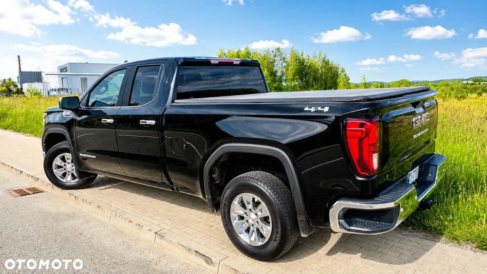 GMC Sierra - 2