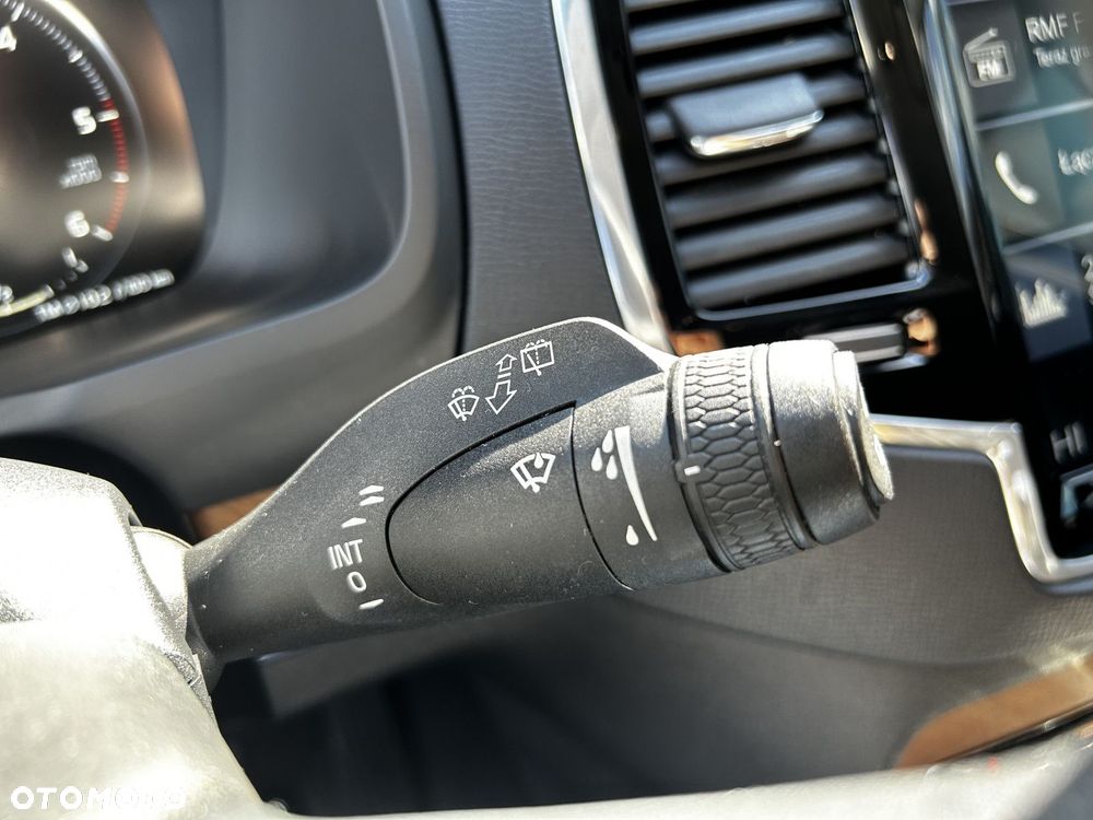 Volvo XC 90 - 23